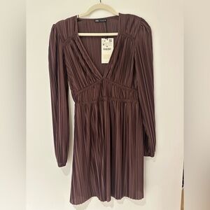 Zara *NWT* Plum Pleated Short Dress